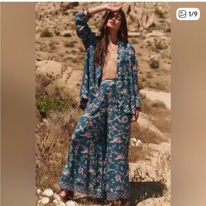 Spell Desert Bandita Elastic waistband wide leg pant in colbalt and pink